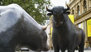 Na rynkach metali szlachetnych i przemysłowych panuje podwyższona zmienność, a kryptowaluty są w odwrocie