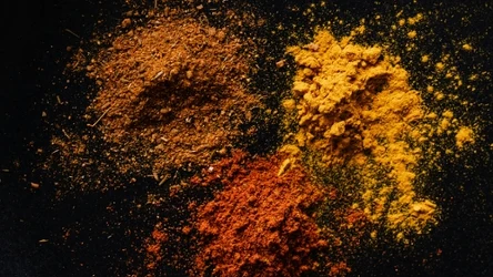 Wśród 5 najlepszych przypraw przy odchudzaniu znalazły się kurkuma czy papryczka chili