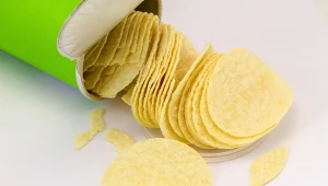 Opakowania po chipsach w tubie należy rozdzielić 