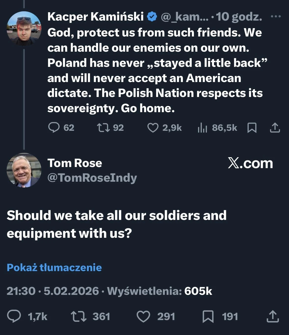 Wymiana tweetów między polskim politykiem a amerykańskim użytkownikiem dotycząca obecności wojsk amerykańskich w Polsce, gdzie jedna ze stron deklaruje sprzeciw wobec zagranicznych wpływów i nawołuje do samodzielności, a druga ironicznie pyta o wycofan...