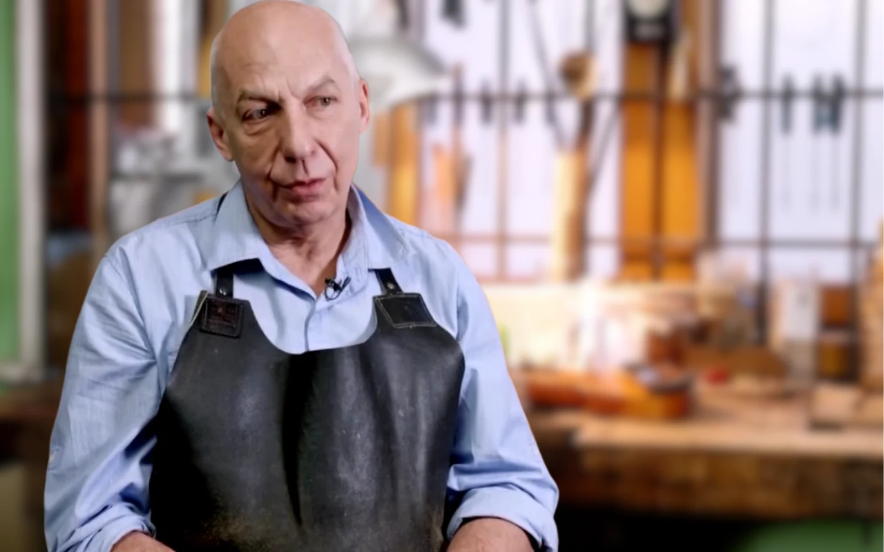 Benedykt Niewczyk w pracowni, która w Poznaniu działa od 1885 roku