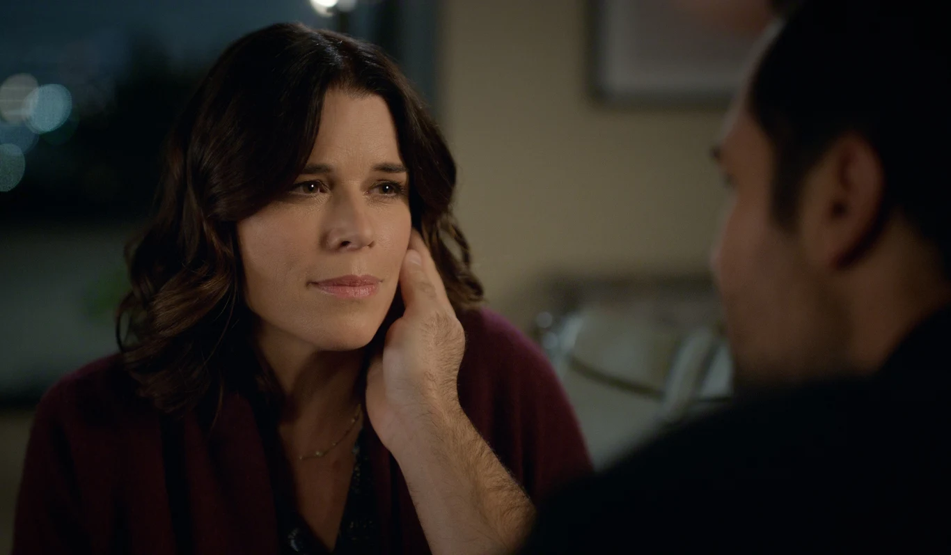 "Prawnik z lincolna": Maggie (Neve Campbell) i Mickey (Manuel Garcia-Rulfo)