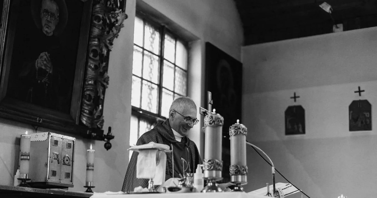 Zdjęcie: Zmarł ks. Mirosław Pękała po wypadku na DK51 w Cerkiewniku