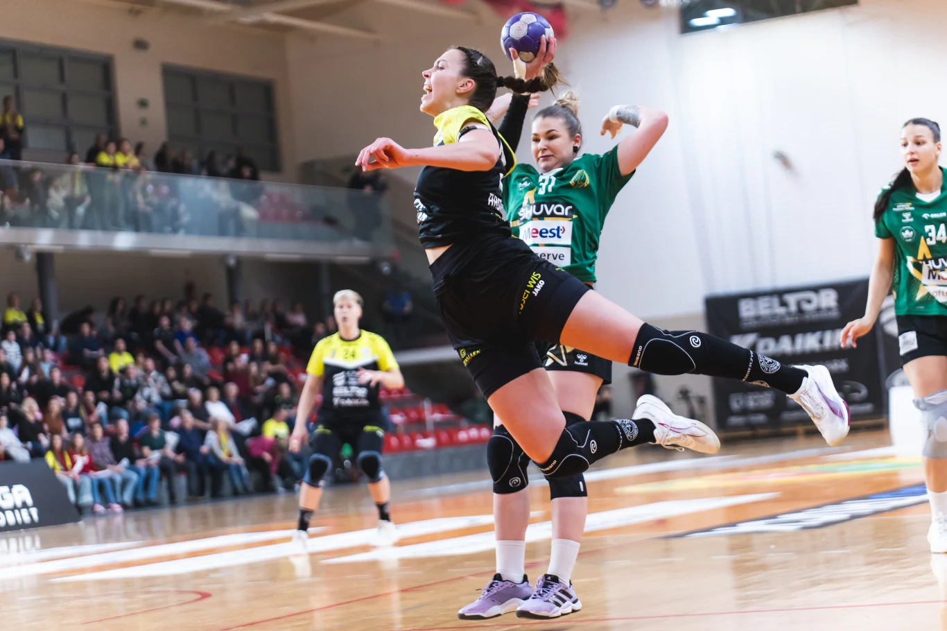 Piotrkowianki wykorzystały potknięcia rywalek i umocniły pozycję w tabeli