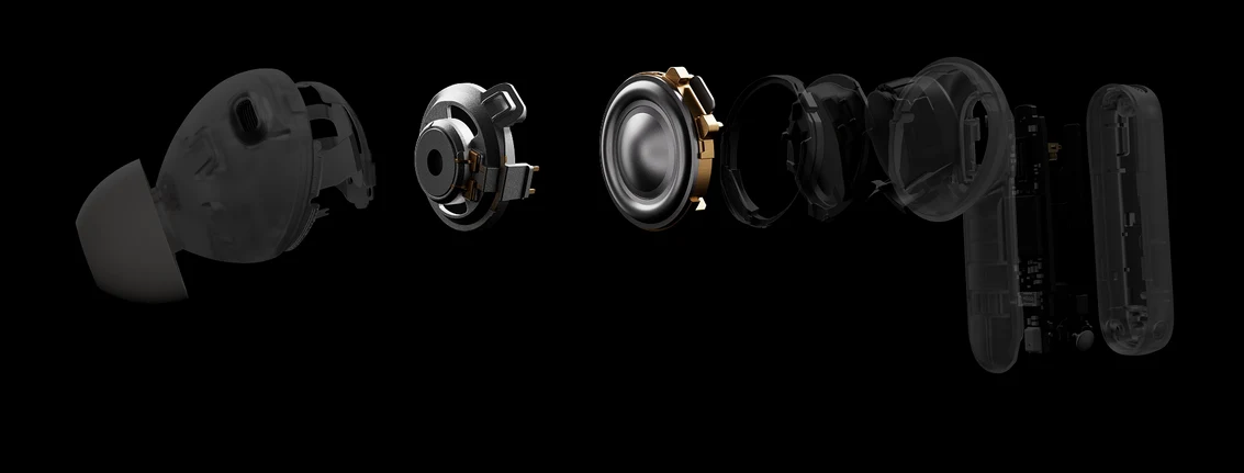 Słuchawki bezprzewodowe OPPO Enco X3s mają dwa przetworniki. Rozłożone na części składowe nowoczesne słuchawki pokazujące szczegółowo ich wewnętrzne elementy, takie jak przetwornik, membrana, magnes i obudowa, wszystko na czarnym tle uwydatniającym strukturę konstrukcji.