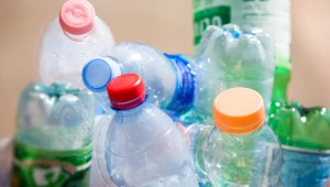 Kurier przyjedzie i odbierze butelki. Wygodny trik na system kaucyjny