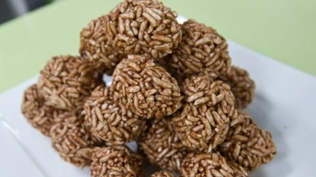 Szyszki ryżowe są banalnie proste w przygotowaniu, a smakują cudownie. Zrobisz je z 3 składników