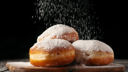 Pączki po 49 groszy. Sklepy szykują tłumy