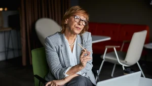 Dojrzały to ryzyko, a młody to potencjał? Szukanie pracy po 50. to wyzwanie