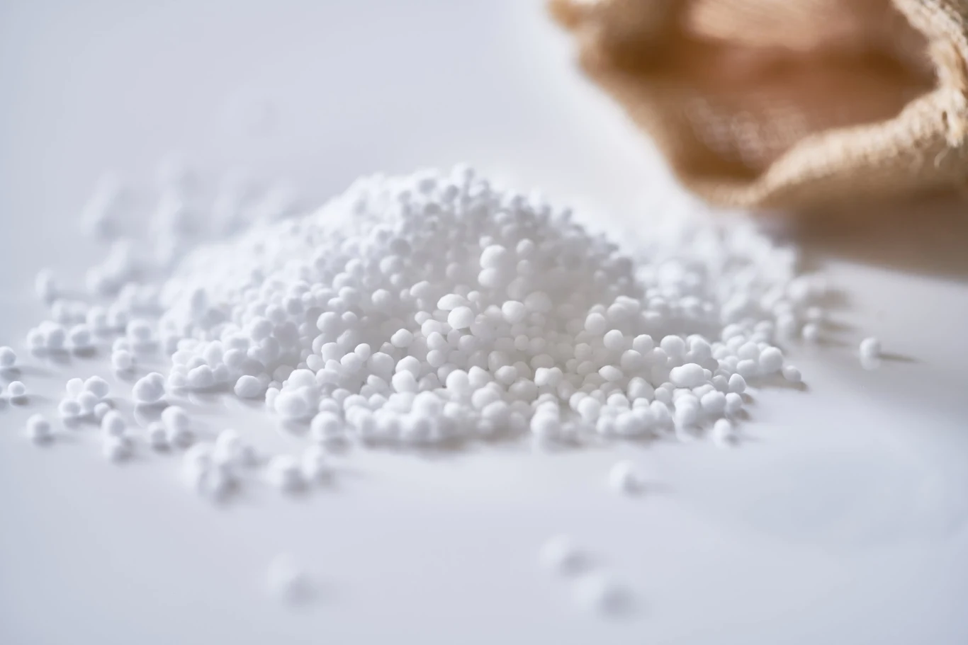 Rocznie produkuje się 180 mln ton amoniaku