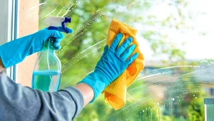 Po zimie okna wymagają starannego wyczyszczenia.