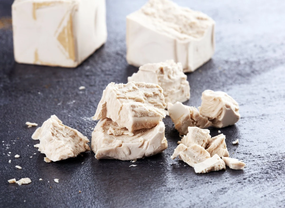 Z drożdży przygotujesz odżywczy oprysk dla roślin w ogrodzie