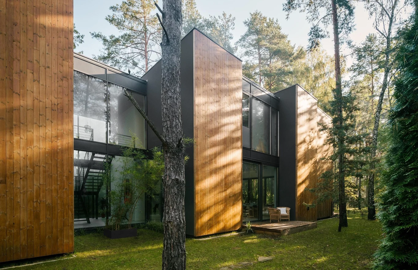 Na piętrze znajdują się sypialnie domowników