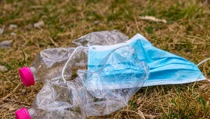 Jak długo rozkładają się śmieci? Wyjaśniamy