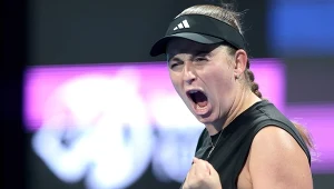 Świątek gromi, ale co zrobiła Ostapenko? 1. raz od finału z Sabalenką