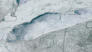 Jezioro przecięła 128 km blizna. Gigantyczną szczelinę widać z kosmosu