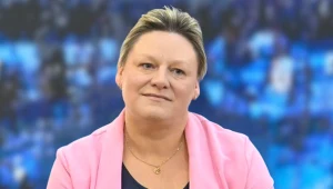 Brwi coraz słabsze i rzadsze? Ekspertki wyjaśniają, co może być przyczyną, kiedy iść do lekarza i jak sprytnie podkreślić łuki makijażem