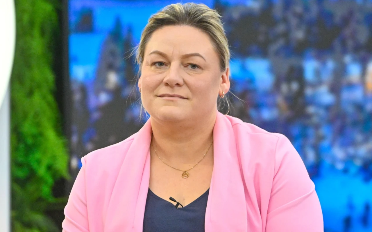 Malwina po makijażu i stylizacji brwi