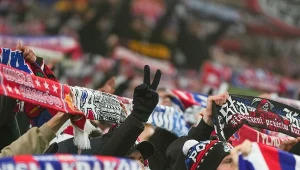 Znowu uderzają w kibiców Wisły Kraków. Nie wszyscy obejrzą mecz