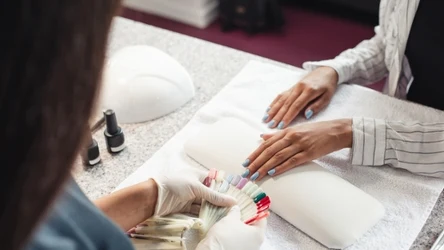 Manicure , który wiosną będzie prawdziwym hitem. Już proszą o niego klientki 