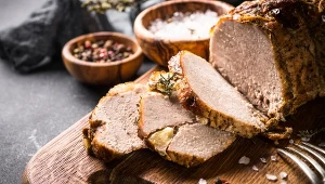 Pieczeń ciągle się kruszy? Dzięki temu wyjdzie jak z restauracji