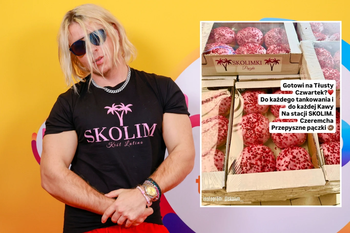 Młody mężczyzna z długimi blond włosami i okularami przeciwsłonecznymi pozuje na tle żółto-różowej ściany, ubrany w czarną koszulkę z logo 'SKOLIM'. Obok znajduje się kolaż ze zdjęciem różowych pączków w drewnianych skrzynkach oraz napisem zachęcającym...