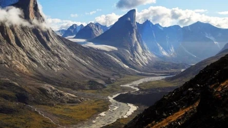Mount Thor zachwyca najwyższą pionową ścianą na Ziemi