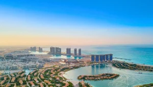 Panorama północnego Egiptu nad Morzem Śródziemnym – nowoczesne kurorty i turkusowa woda