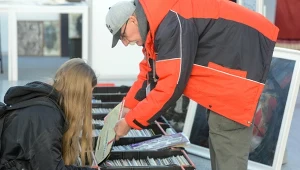 Płyty winylowe odżywają renesans. Zdjęcie z Łódzkich Targów Książek w 2024 roku. 