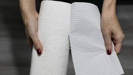 Ręcznik papierowy ma wiele zastosowań, jednak nie nadaje się do czyszczenia każdej powierzchni