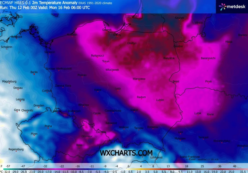 Mapa anomalii temperatury dla Polski i krajów ościennych, dominują odcienie różu i fioletu oznaczające niskie temperatury w centralnej i wschodniej Polsce, z wyraźnymi granicami obszarów cieplejszych na zachodzie i południu Europy.