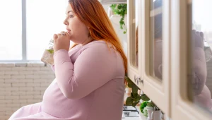 Akkermansia muciniphila pełni istotną rolę w utrzymaniu zdrowia jelit. Wesprzyj ją dobrą dietą