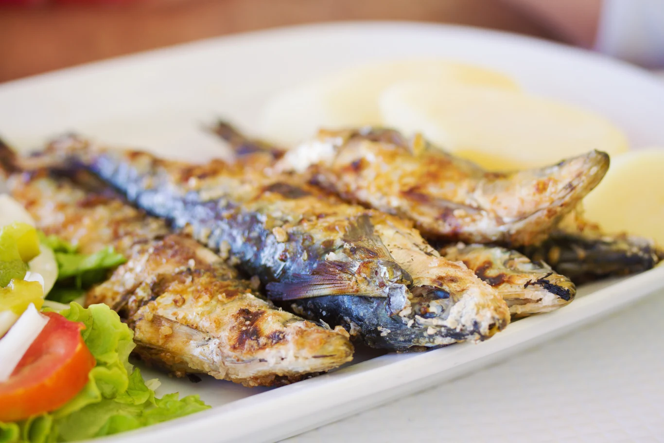 Sardynki to zdrowe i lekkostrawne ryby bogate w kwasy omega-3, witaminy i minerały Sardynki to zdrowe i lekkostrawne ryby bogate w kwasy omega-3, witaminy i minerały