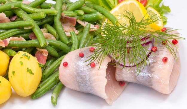 Ostatni dzień karnawału – tradycja i zakupy na śledzika