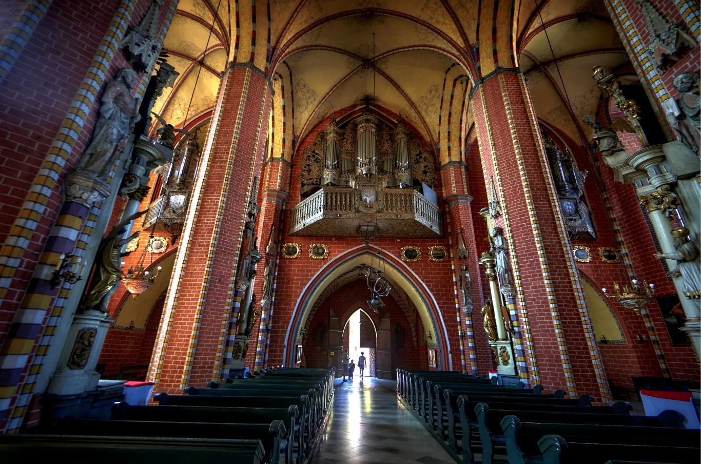 W Chełmnie znajdują się relikwie św. Walentego. W Chełmnie znajdują się relikwie św. Walentego.