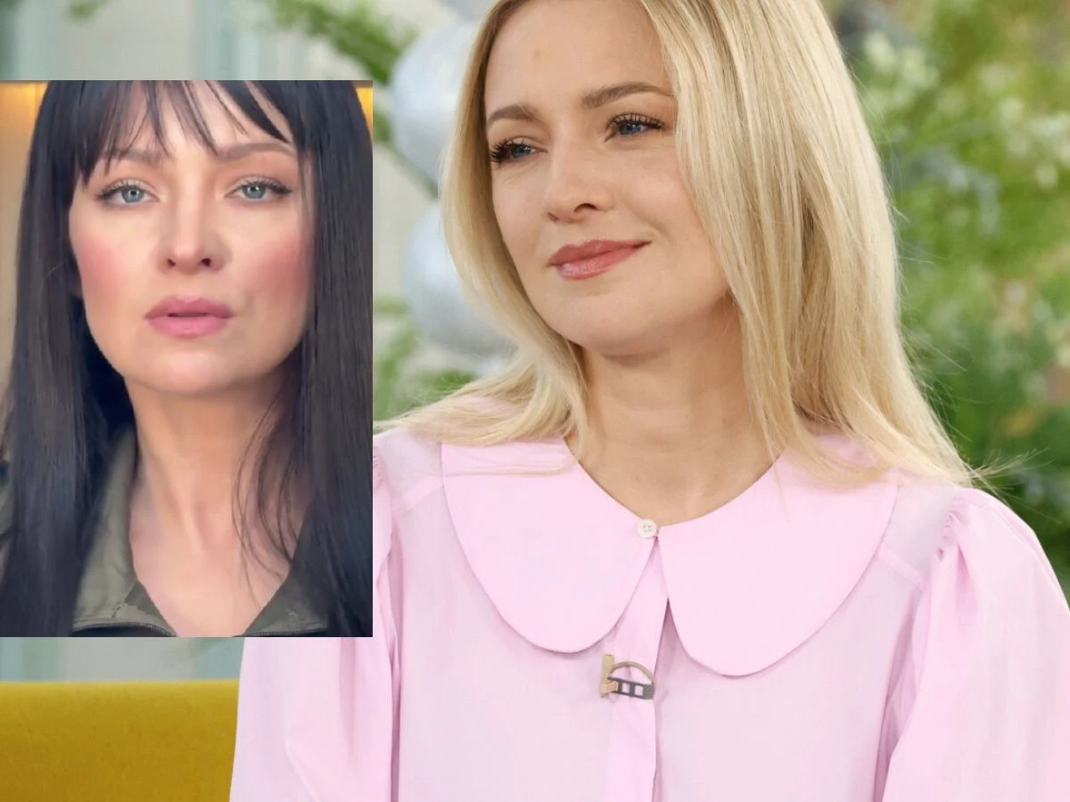 Barbara Kurdej-Szatan w nowej odsłonie. Peruka wzbudziła wielkie emocje Dwie kobiety, jedna z jasnymi włosami w różowej bluzce siedzi na kanapie i uśmiecha się delikatnie, druga z ciemnymi włosami pojawia się w formie wstawki z poważnym wyrazem twarzy.