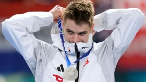 Semirunnij reaguje na poniesienie polskiej flagi. "Coooo?". Konsternacja