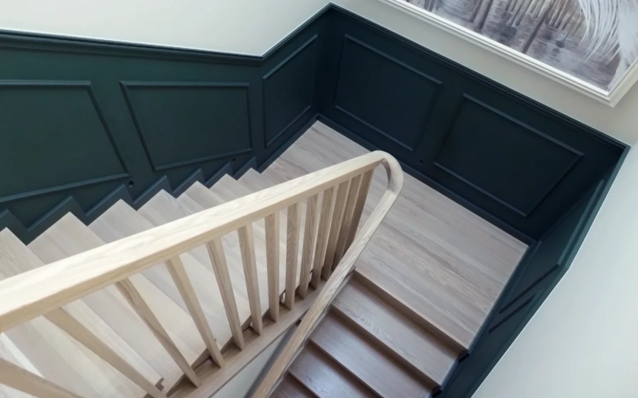 Dom Mileny Krawczyńskiej ma dwie kondygnacje. Na parterze mieszczą się pomieszczenia wspólne, a na górze sypialnie członków rodziny