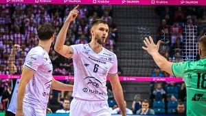 To nie tak miało wyglądać. Mistrz świata świętuje, rywale na deskach