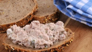 Domowa pasta zamiast masła. Doda energii, poprawi pamięć i wzmocni kości