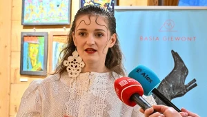 Basia Giewont prezentuje teledysk "Zimna woda"