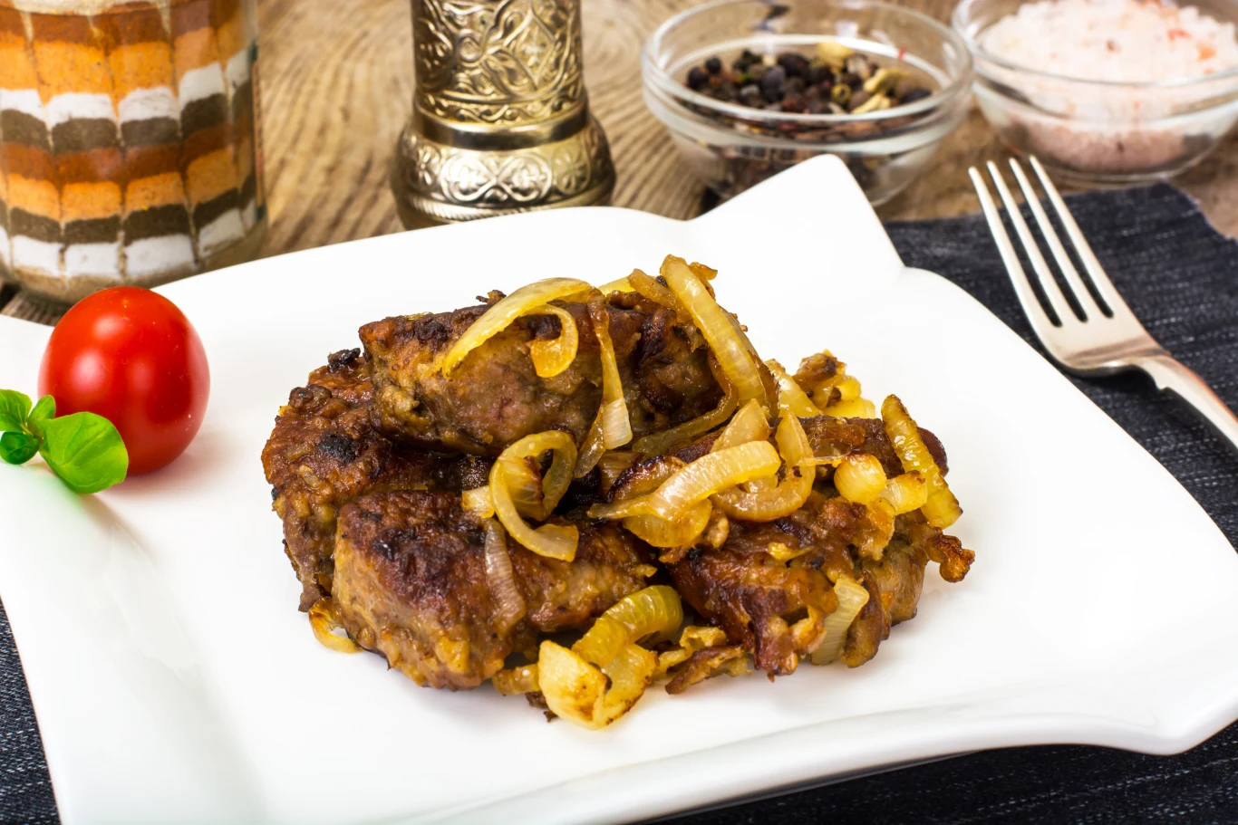 Wątróbka wołowa jest doskonałym źródłem żelaza Wątróbka wołowa jest doskonałym źródłem żelaza