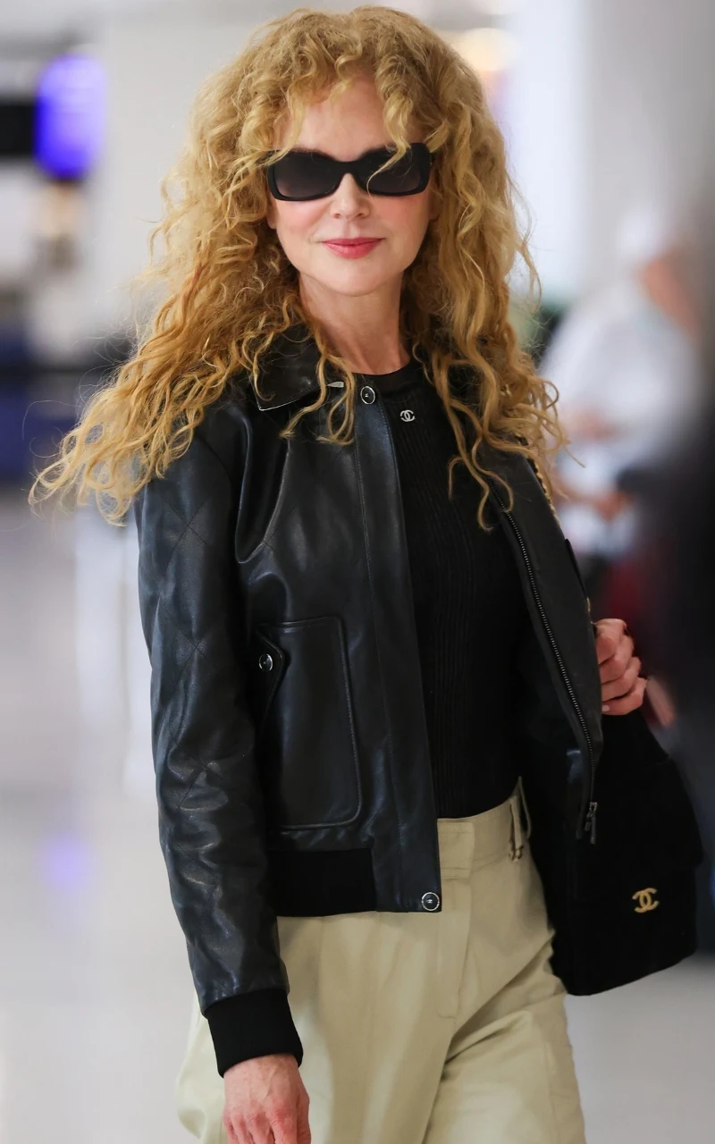 Nicole Kidman w rozpuszczonych, kręconych włosach