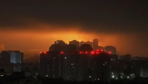 Panorama Kijowa podczas jednego z ataków Rosjan