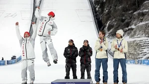 Paweł Wąsek i Kacper Tomasiak odebrali medale. Wielki wieczór Polaków