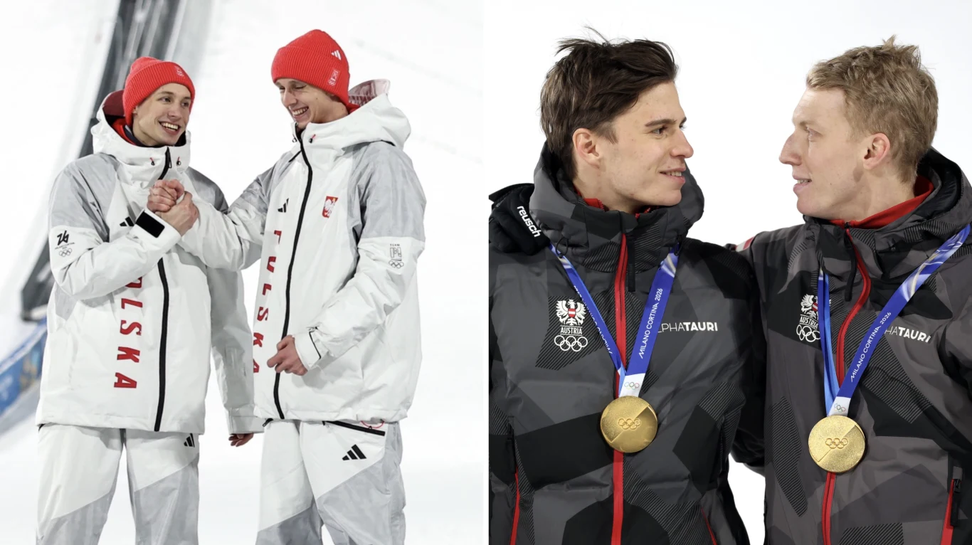 Jan Hoerl i Stephan Embacher za złoto olimpijskie zarobią mniej niż Paweł Wąsek i Kacper Tomasiak za srebro Dwie pary sportowców w zimowych strojach reprezentacyjnych, po lewej stronie zawodnicy w białych kurtkach z napisem POLSKA, po prawej sportowcy w ciemniejszych kurtkach z medalami na szyi, wszyscy uśmiechnięci i okazujący sobie sympatię.