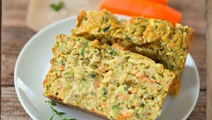 Pyszny warzywny pasztet możesz zrobić na bazie cukinii 