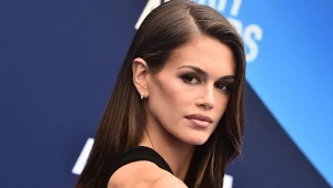 Kaia Gerber zachwyca w czerni. Wygląda jak Cindy? 