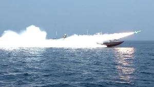 Iran i Rosja przeprowadzą wspólne ćwiczenia marynarki wojennej (na zdjęciu: ćwiczenia Gwardii Rewolucyjnej w Cieśninie Ormuz)