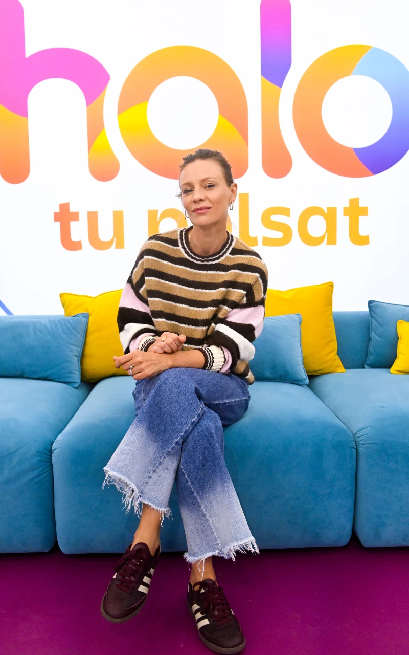 Magdalena Boczarska na kanapie "halo tu polsat"